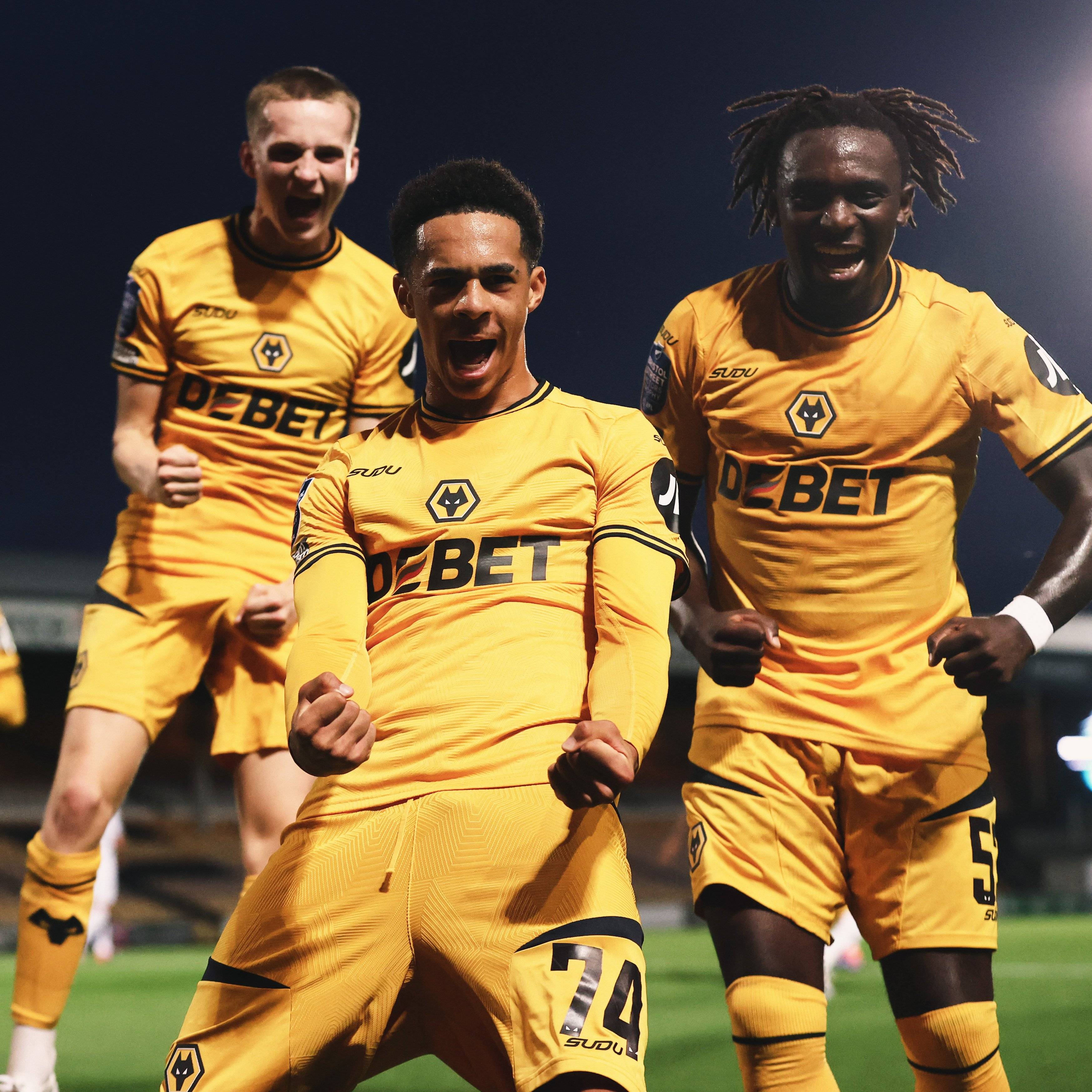 九游游戏中心-关于西汉姆训练开放日，赛前强势反弹引欢呼，社区盾在即，球队文化再被提及的信息-九游游戏中心